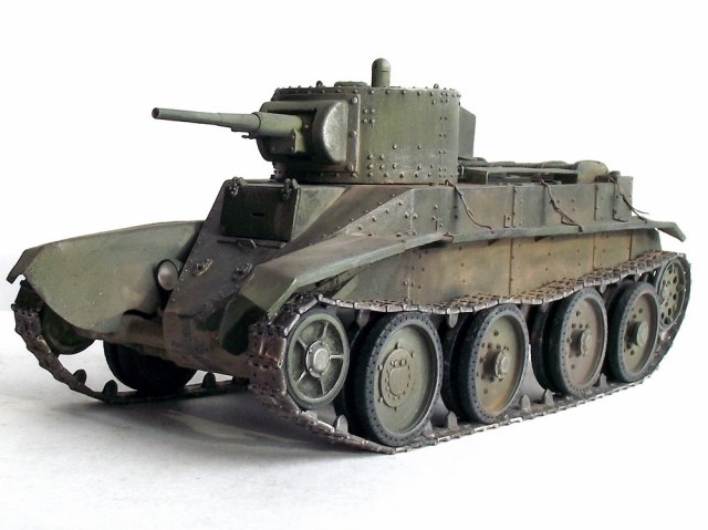 БТ-5 с цилиндрической башней и двигателем М-17