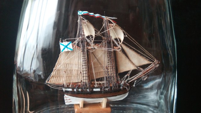 12-ти пушечная топ-марсовая шхуна.