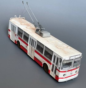 Троллейбус ЗИУ-682Б