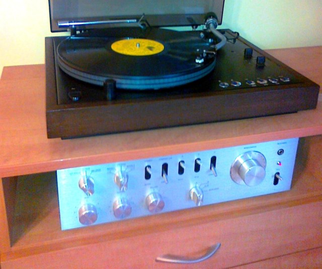 Модельная мастерская в комодном ящике.