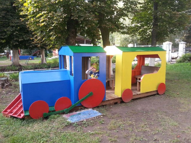 Паровоз в детский сад