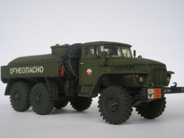 Топливозаправщик АТЗ-5-375