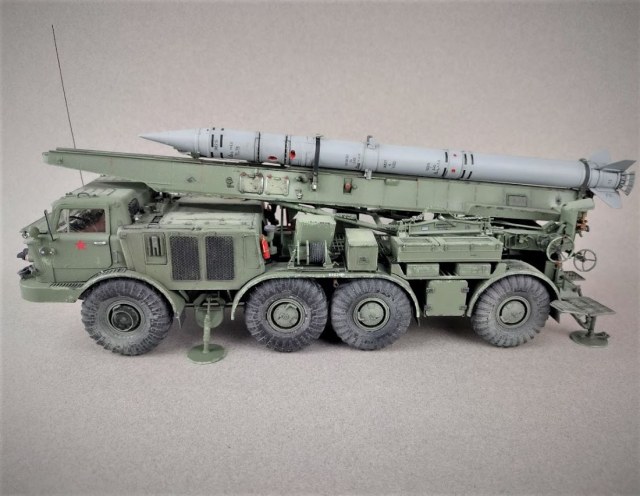 тактический ракетный комплекс 9K52  ``Луна- М`` 