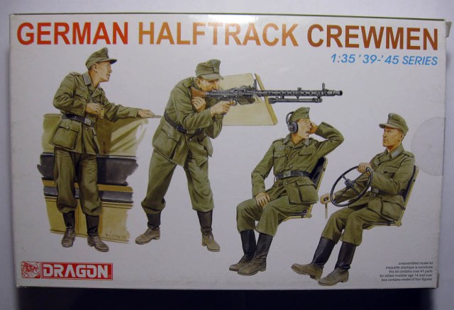 Немецкий экипаж полугусеничной техники