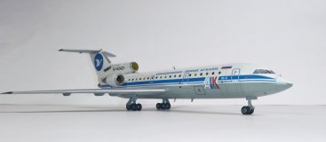 Як-42 1/144