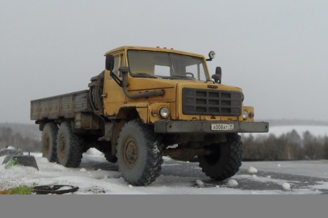 УРАЛ-4322 бортовой