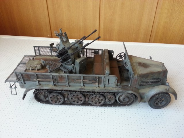Полугусеничный восьмитонный тягач с четырехствольной зенитной установкой Sd.kfz.7/1