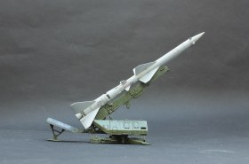 Hobbyboss 1/72 ЗРК "Двина"  С-75 пусковая установка СМ-90