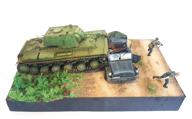 Дави их Миша!