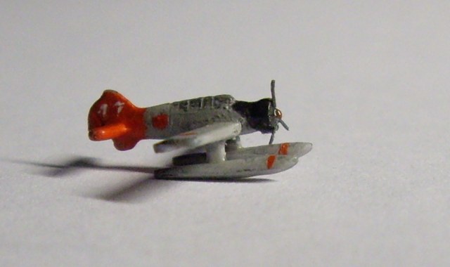 Японские гидросамолёты 1/700. Смотреть не на что.