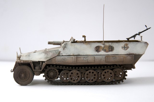 Sd.Kfz. 251/9  Ausf.D Kanonenwagen
