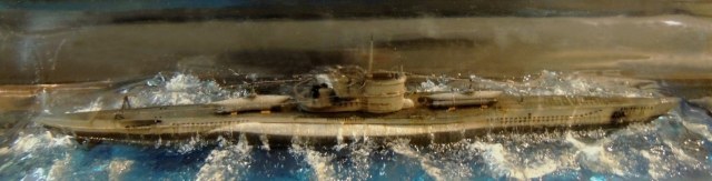 Немецкая подводная лодка U 739 в бутылке