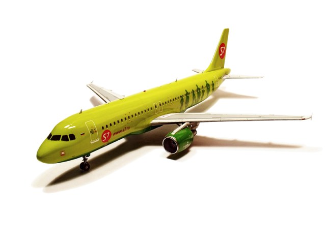 Самолет Airbus A320 Сибирских Авиалиний
