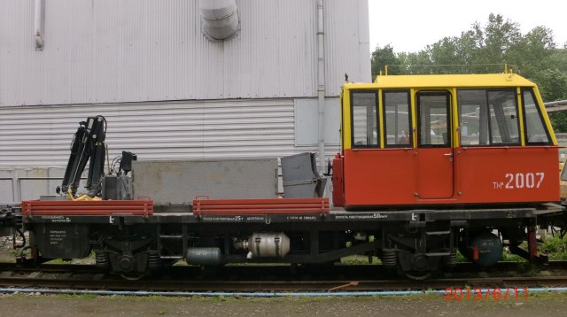 Тяговый мотовоз с краном-манипулятором ТМк