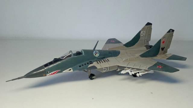 МиГ-29 1:72 (9-13) Nakotne