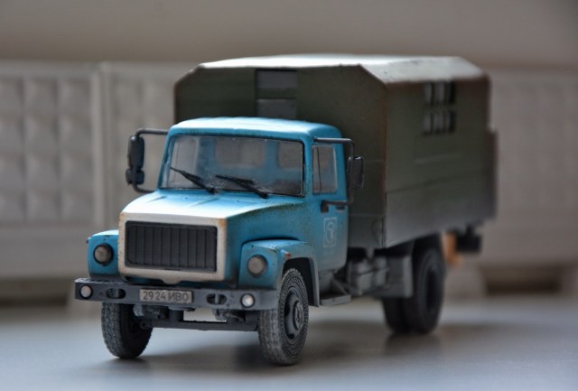 Аварийная машина на шасси ГАЗ-3307 с дизель-генератором внутри.