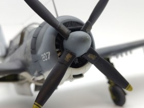 SB2C-4 "Helldiver"