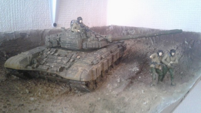 Основной боевой танк Т-72 с активной защитой