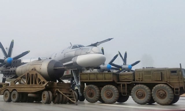 Бомба АН602 и Балластный тягач МАЗ-537