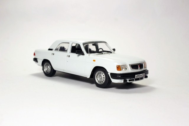 ГАЗ-3110 "Волга" (белая)