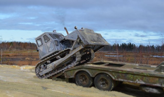 Т-100 МГП бульдозер Д-687