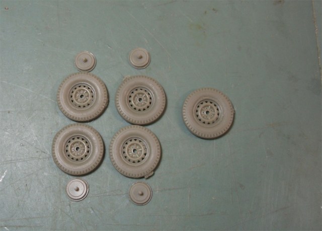 Колёса ГАЗ-М, БА-20 с дорожным рисунком протектора