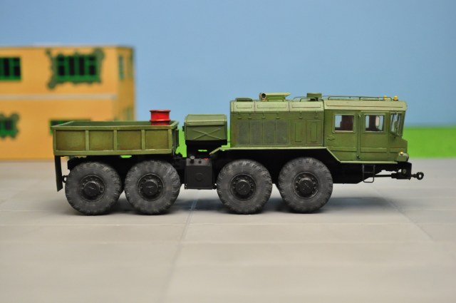 КЗКТ-74282 Аэродромный балластный тягач