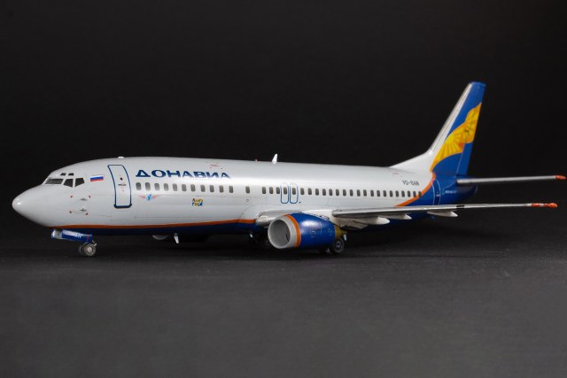 Boeing 737-400 ДОНАВИА VQ-BAN