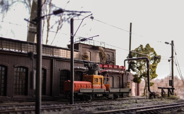 ДГКУ (Дрезина Грузовая Крановая Усиленная)