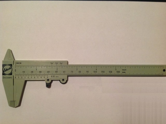 Пластиковый штангенциркуль