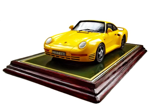 Автомобиль "Порше" 959