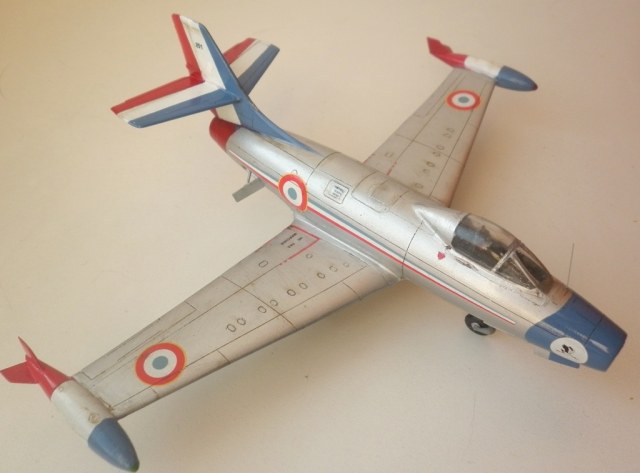 MD-450B Ouragan E/C 2/4 Lafayette "Patroulle de France"