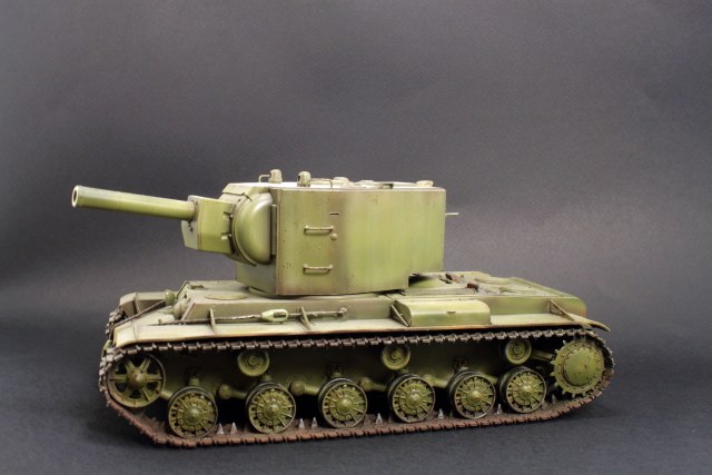 Тяжелый танк КВ-2