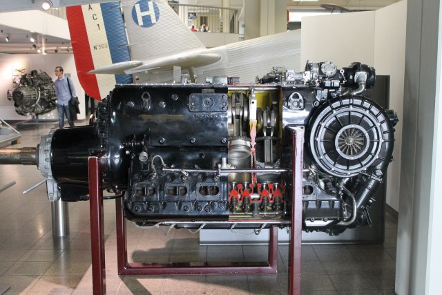 Двигатель DB-603Е