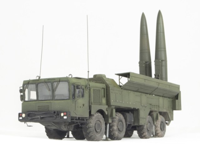 Искандер оперативно-тактический ракетный комплекс