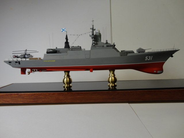 Эсминец "Настойчивый" и корвет "Сообразительный"