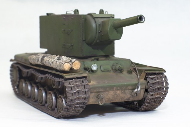 Тяжелый танк КВ-2