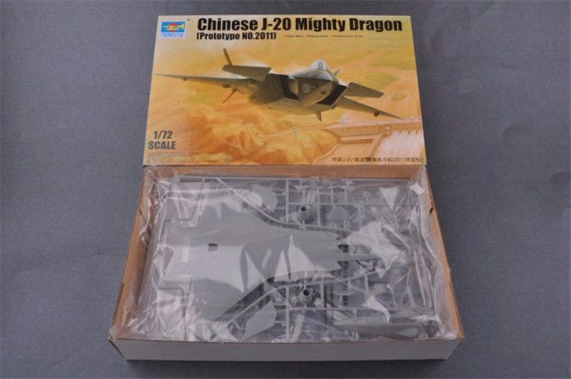 Трубач 1/72  PLA J-20 Могучий Дракон Истребитель Прототип № 2011) Пластик