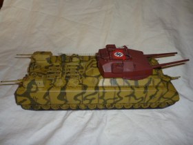 Landkreuzer P1000 Ratte & Panzer VIII Maus