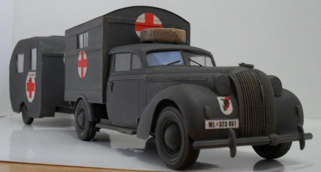 Opel Admiral ambulance & trailer zahnstation