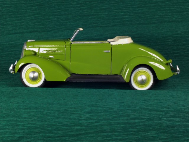 Chevrolet 1937 convertible (Lindberg 1/32)