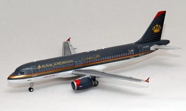 Airbus A320 Royal Jordanian Airlines 1/144