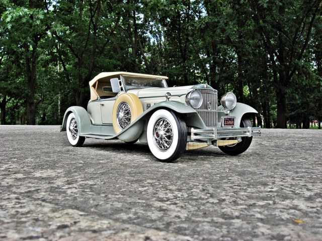 1930 PACKARD BOATTAIL SPEEDSTER