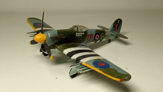 Hawker Typhoon mk. 1B - Восточный Экспресс 1:72