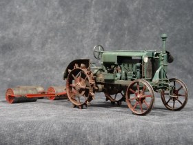 Трактор Универсал-2