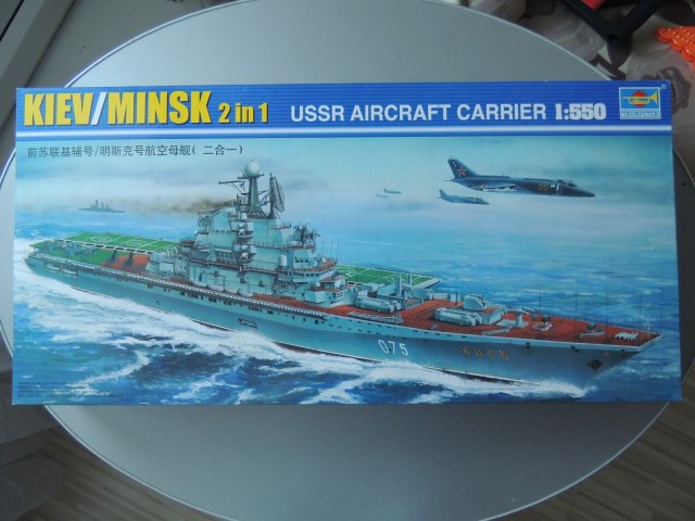 KIEV/MINSK 2in1 ussr aircraft carrier 1:550