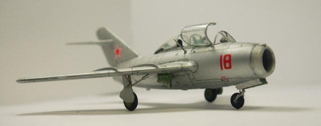 Советский учебный истребитель МиГ-15 УТИ Ю. А. Гагарина и В. С. Серегина