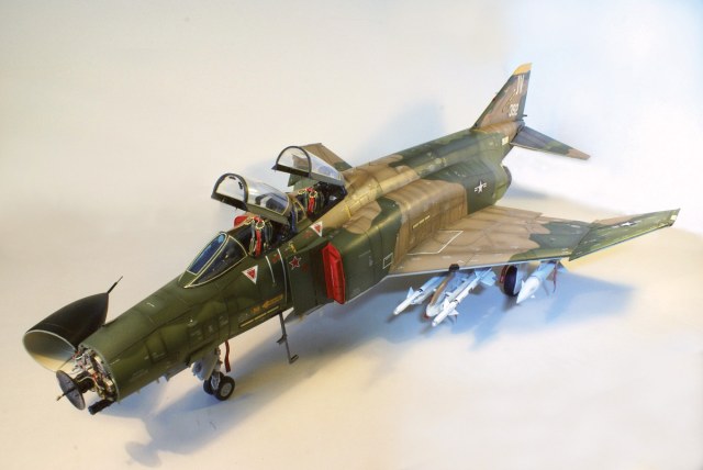 F-4 E Незванный гость из далёкой Кока-Колии