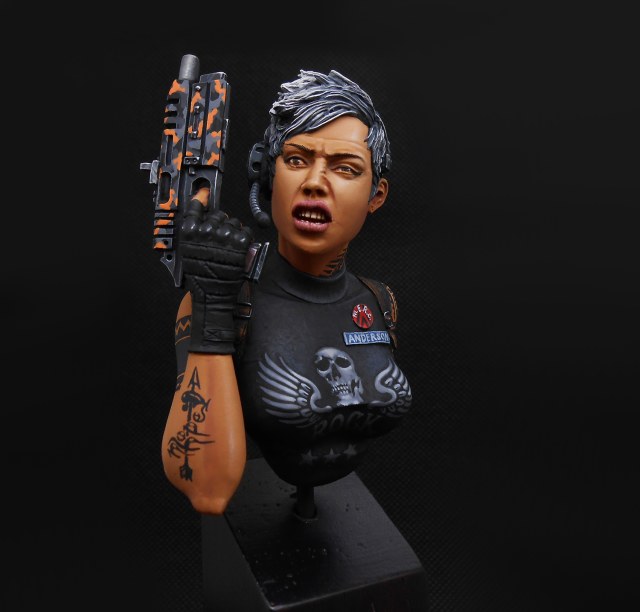 Девушка с пистолетом