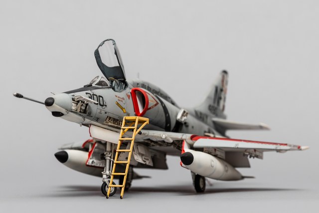 A-4F Skyhawk 1/48 Hasegawa+Aires.